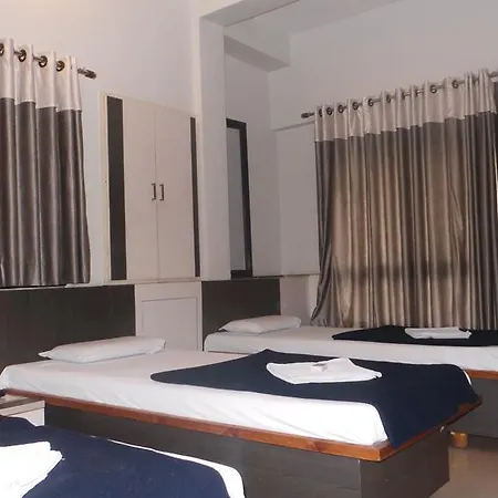 Hotel Royal Residency Executive Miraj Room photo