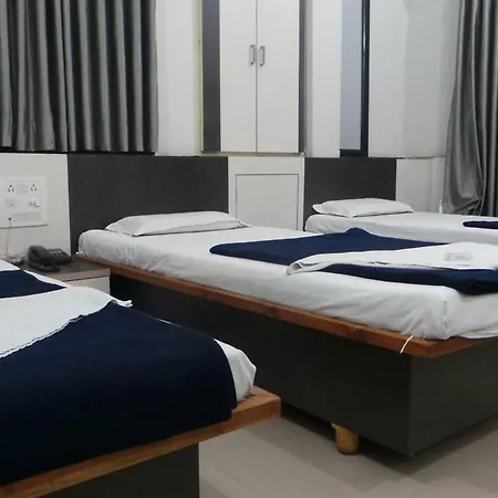 Hotel Royal Residency Executive Miraj Room photo