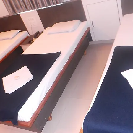 Hotel Royal Residency Executive Miraj Room photo