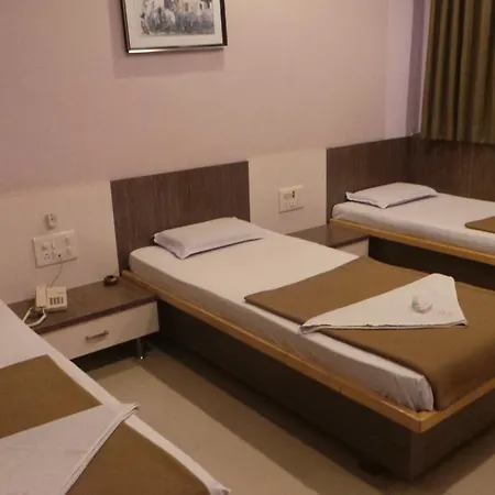 Hotel Royal Residency Executive Miraj Room photo