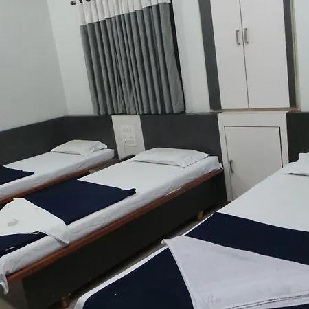 Hotel Royal Residency Executive Miraj Room photo