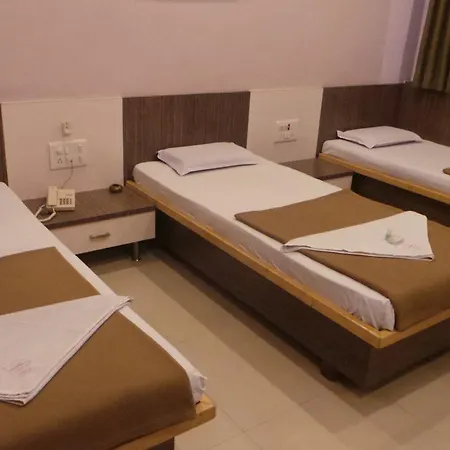 Hotel Royal Residency Executive Miraj Room photo