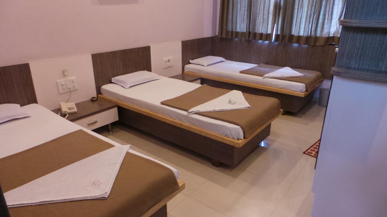 Royal Residency Executive Lodge Miraj