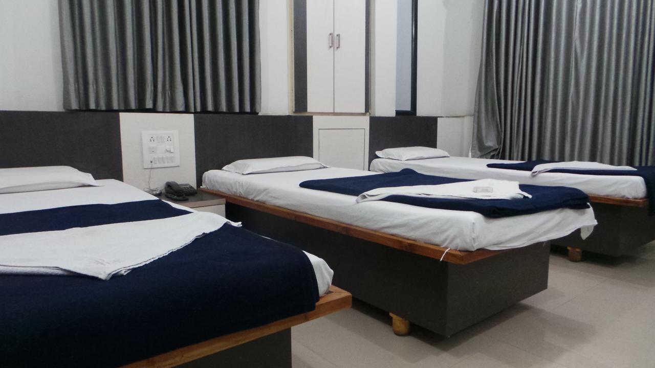 Lodge Royal Residency Executive Miraj